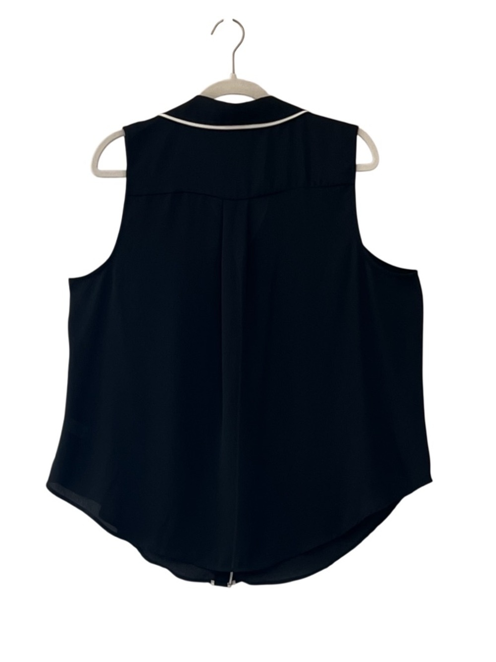 Torrid Madison Georgette Button-Down Sleeveless Blouse Black White Trim - Picture 7 of 11